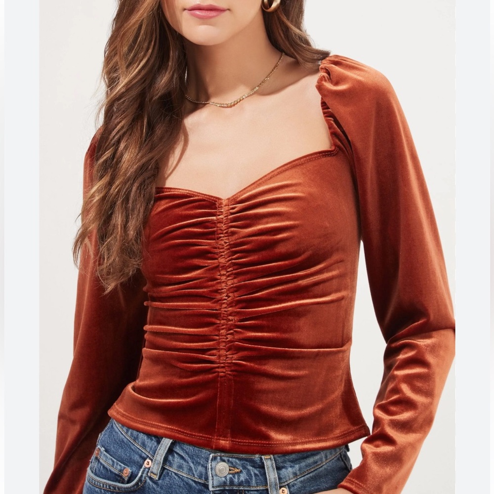 ASTR velvet top